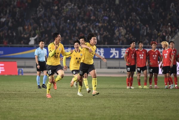 富深优配 苏超大结局上演“黑马夺冠”剧本，冠军泰州队依靠三场点球决战连胜常规赛前三